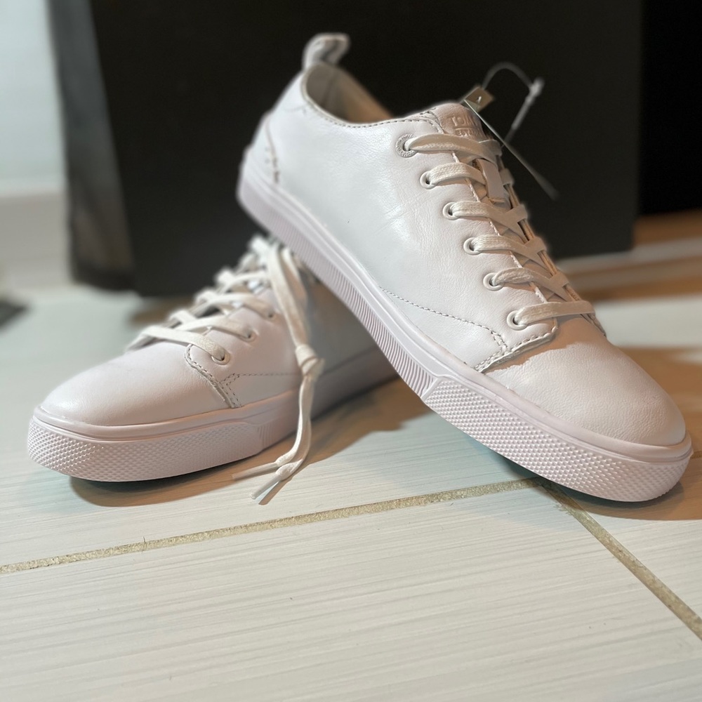 Tennis Shoes
